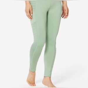 Ruby Ribbon Sport Leggings